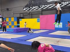 -超时空蹦床团建·VR潮玩运动娱乐·生日派对游乐园(金桥店)