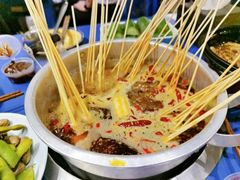 经典锅底-马路边边串串香(双井直营店)