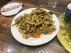 炸蘑菇-合合春饼·酱骨·东北菜(潘家园店)