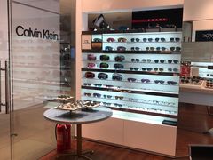 -LensCrafters亮视点·OAKLEY精选(静安嘉里中心店)