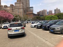 -龙华烈士纪念馆-停车场