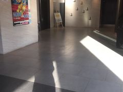 -桔子酒店(上海西藏北路地铁站店)