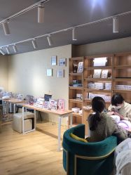 -涂tu指甲日式美甲美睫店