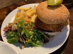 鸡肉汉堡-Husi Bierhaus