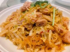 酸菜肥肠粉条-橄榄季酒店