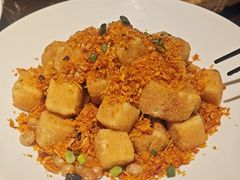 椒盐松子脆皮豆腐-汤城小厨•粤菜•靓汤(苏州街店)