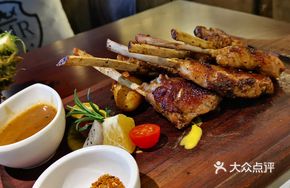 French-style New Zealand Highland Lamb Rack