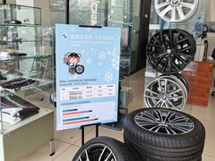 -上海宝信宝马4S店