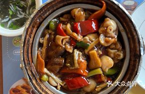 Oyster Sauce Frog Legs Wooden Bucket Rice