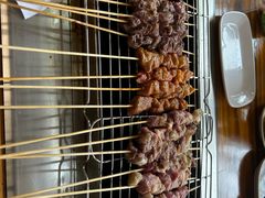 -哈尔滨小酒馆·鲜肉现穿自助烧烤(康新花园店)
