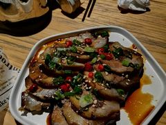 晃晃悠悠烤猪蹄-晃晃悠悠酒肉合作社