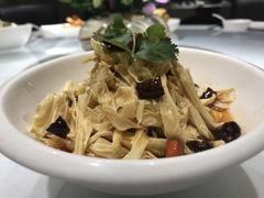 腐竹炝蘑菇-新吉士·上海菜(浦东LCM置汇旭辉店)