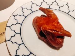 玻璃脆皮香茅石岐乳鸽-炳胜公馆(珠江新城店)