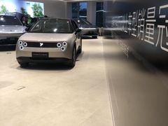 -蔚来空间(北京颐堤港店)