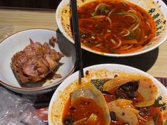 -兵哥豌豆面(雅颂居店)