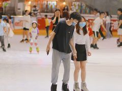 -正佳冰河湾真冰滑冰场