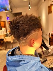 -摩力美发·烫·染·设计专业店