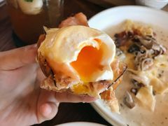 熏三文鱼班尼迪克蛋-ROAST coffee & eatery