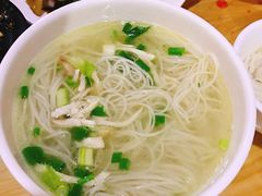 鸡汤银丝面-二孃鸡爪爪(东郊记忆店)
