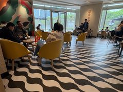 -星巴克臻选(莘庄仲盛店)