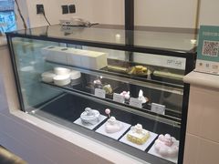 面包甜点陈列柜-浮光之丘MontCake生日蛋糕(花牌坊店)
