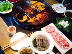 红油锅底微辣-纸盐河码头火锅(十八梯店)