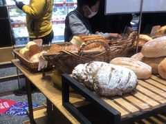 面包甜点陈列柜-西村叔叔的店·面包·甜品·蛋糕(崂山丽达店)