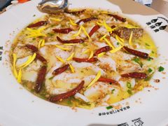 老坛酸菜鲈鱼-渔语鱼新川菜Bistro(万象天地店)