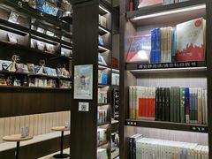 -钟书阁(群光广场店)