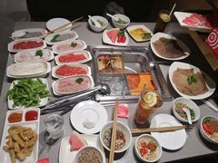 -海底捞火锅(曹安公路店)