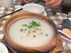 W生滚鱼片粥-新大咀港式茶餐厅(宝山万达店)