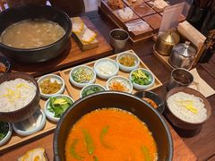 -银米·云南传统过桥米线(双廊黑金冠店)