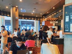 大堂-星巴克臻选(深圳皇庭广场分店)