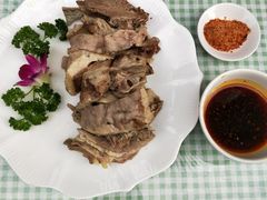 手抓羊肉-陈熹公民族美食文化餐厅(中华广场店)