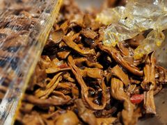 卤鸭掌-蓝精灵饺子店