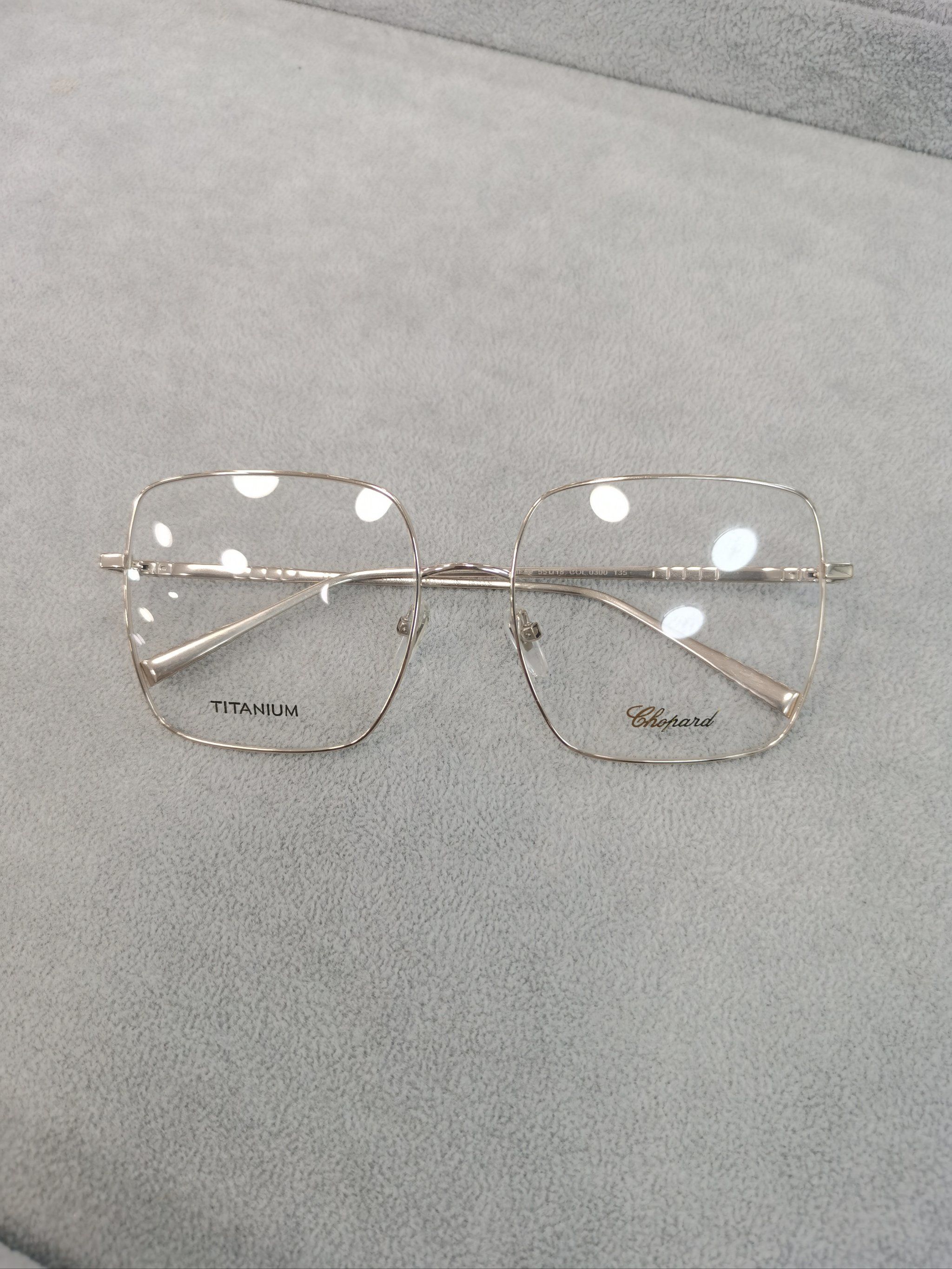 金框眼镜未免有点太美了吧