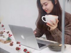 -UNI UNI(环亚凯瑟琳店)