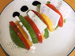 牛油果feta芝士沙拉-JANS意式简餐厅·惠灵顿牛排