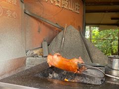 -大石鼓山庄·珠海第一烧猪