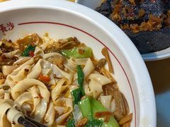 -呷佬·长沙手工米粉(金沙江路店)