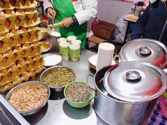 花生芝麻葡萄干-清真老马家国华牛奶鸡蛋醪糟(正宁路店)