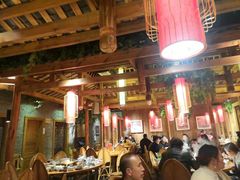 大堂-野山舂·贵州现舂酸汤火锅(鸿通城店)