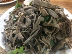 -溢心园香河肉饼总店
