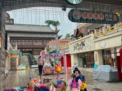 -亚龙湾亚泰商业街