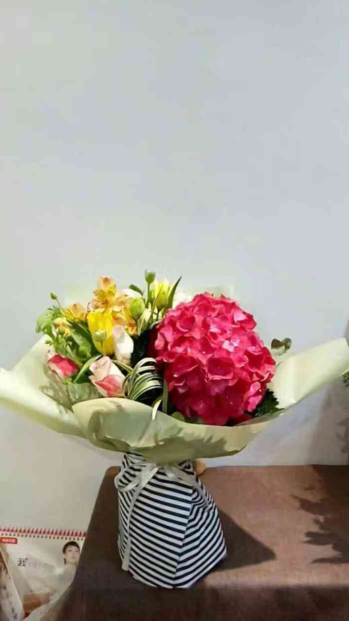 打分 花束很漂亮,女票很喜欢!