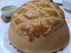 酥皮菠萝叉烧包-太子园林酒家