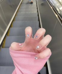 -花系美·美甲美睫精品店