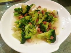 -香巴拉云南餐厅(华莱坞店)