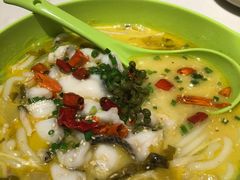 -泓历皇朝酒店(东亭店)