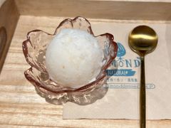 龙眼冰淇淋-杏甜品(尖沙咀加拿分道店)
